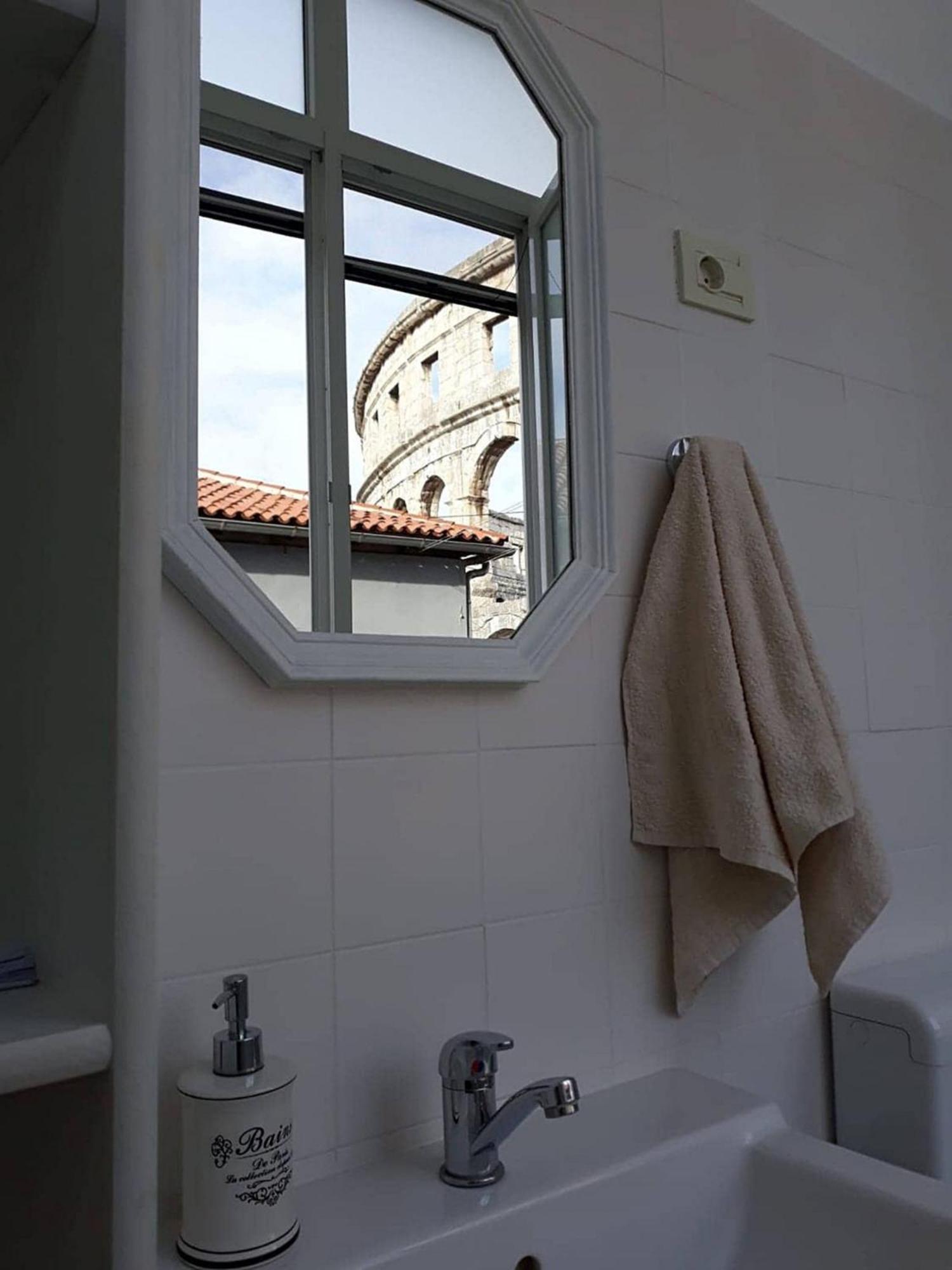 Amphiteater Art Apartman Pula Buitenkant foto