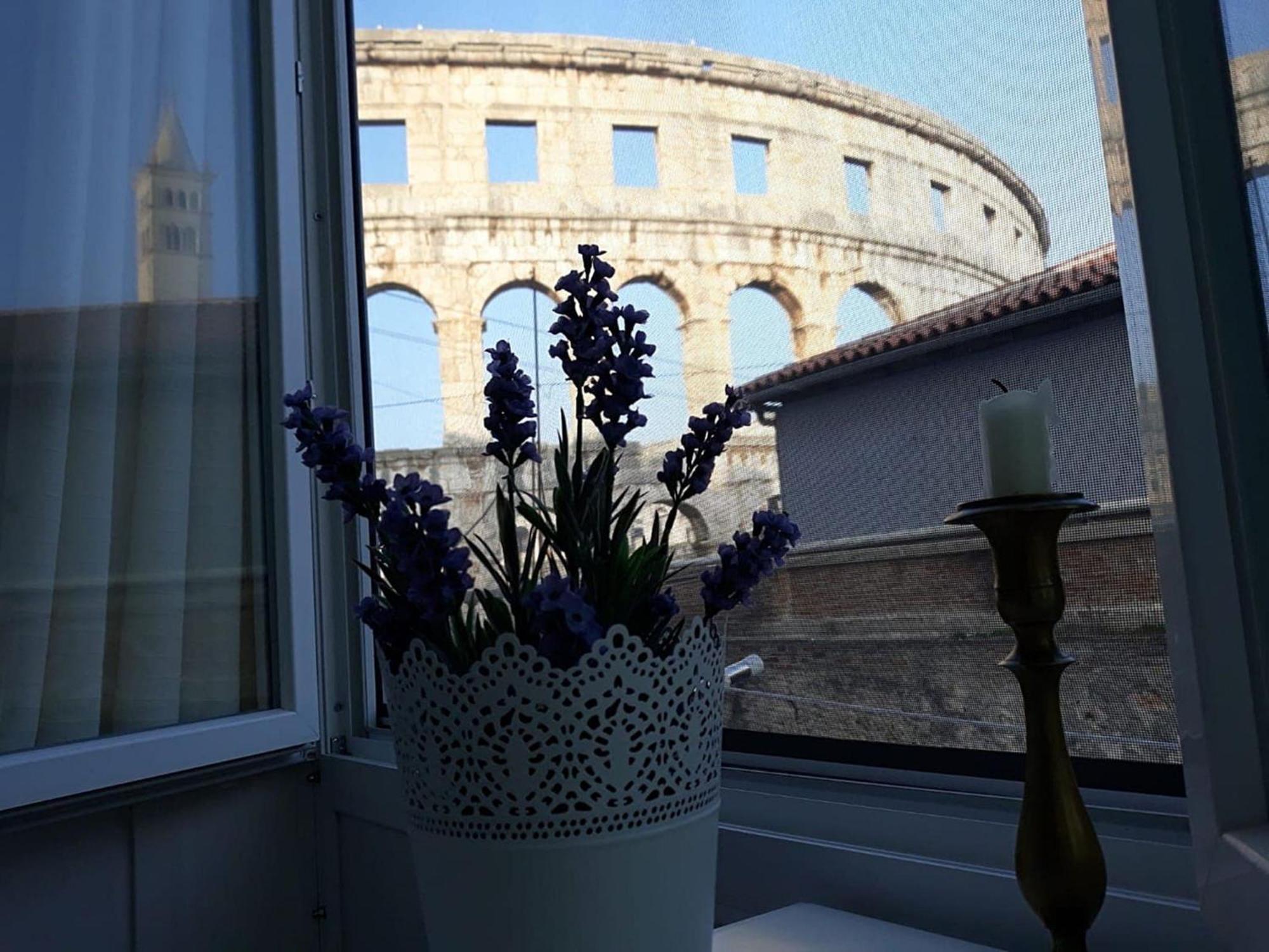 Amphiteater Art Apartman Pula Buitenkant foto