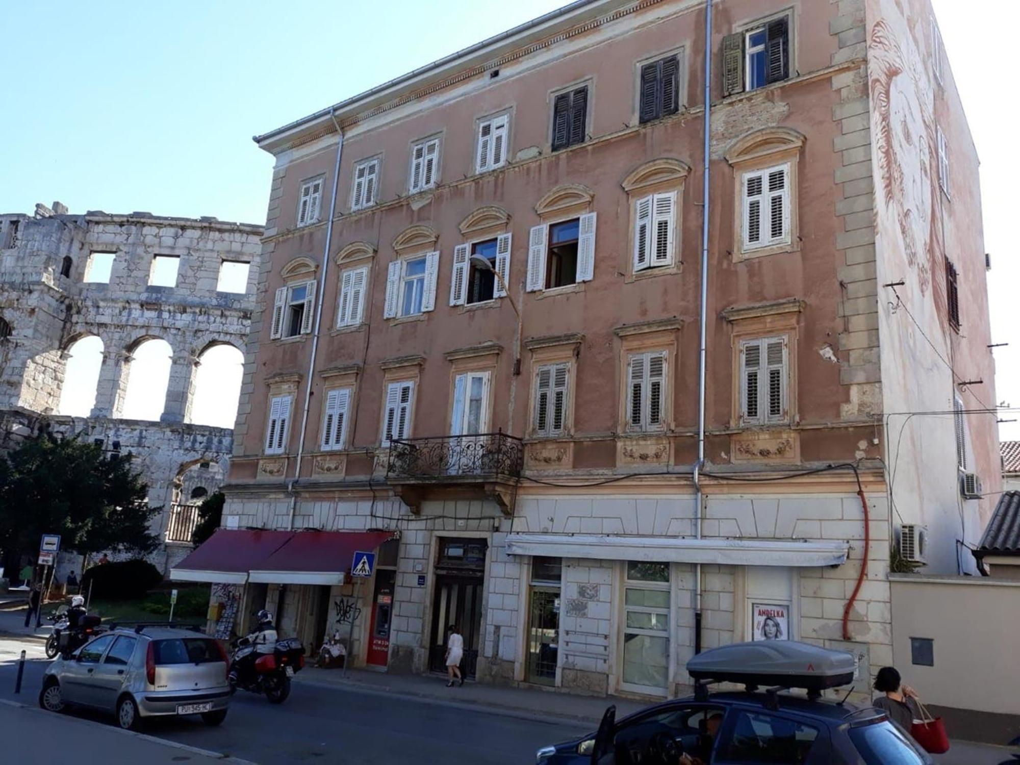 Amphiteater Art Apartman Pula Buitenkant foto
